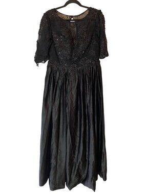 Black Lace Evening Gown Beaded Floral Appliqué 3/4 Sleeves Pleated Skirt Medium
